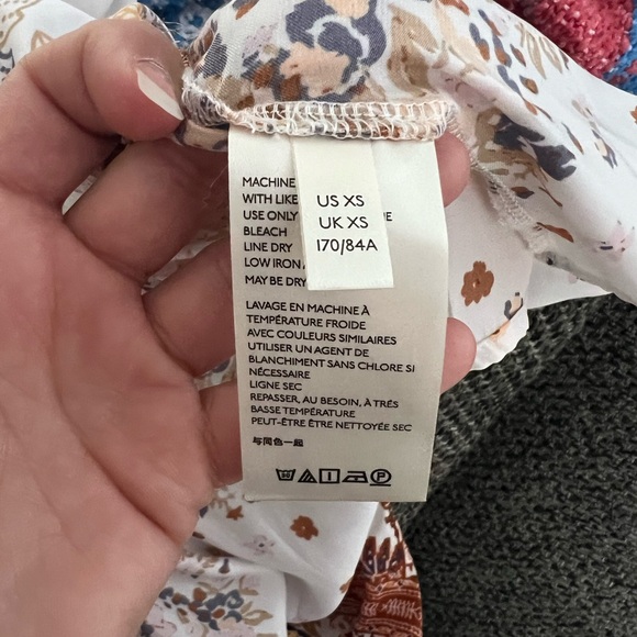 Free People run free balloon sleeve floral tie front button blouse - Picture 6 of 9